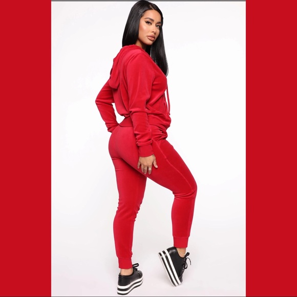 VELOUR TRACK SUIT - Picture 5 of 9